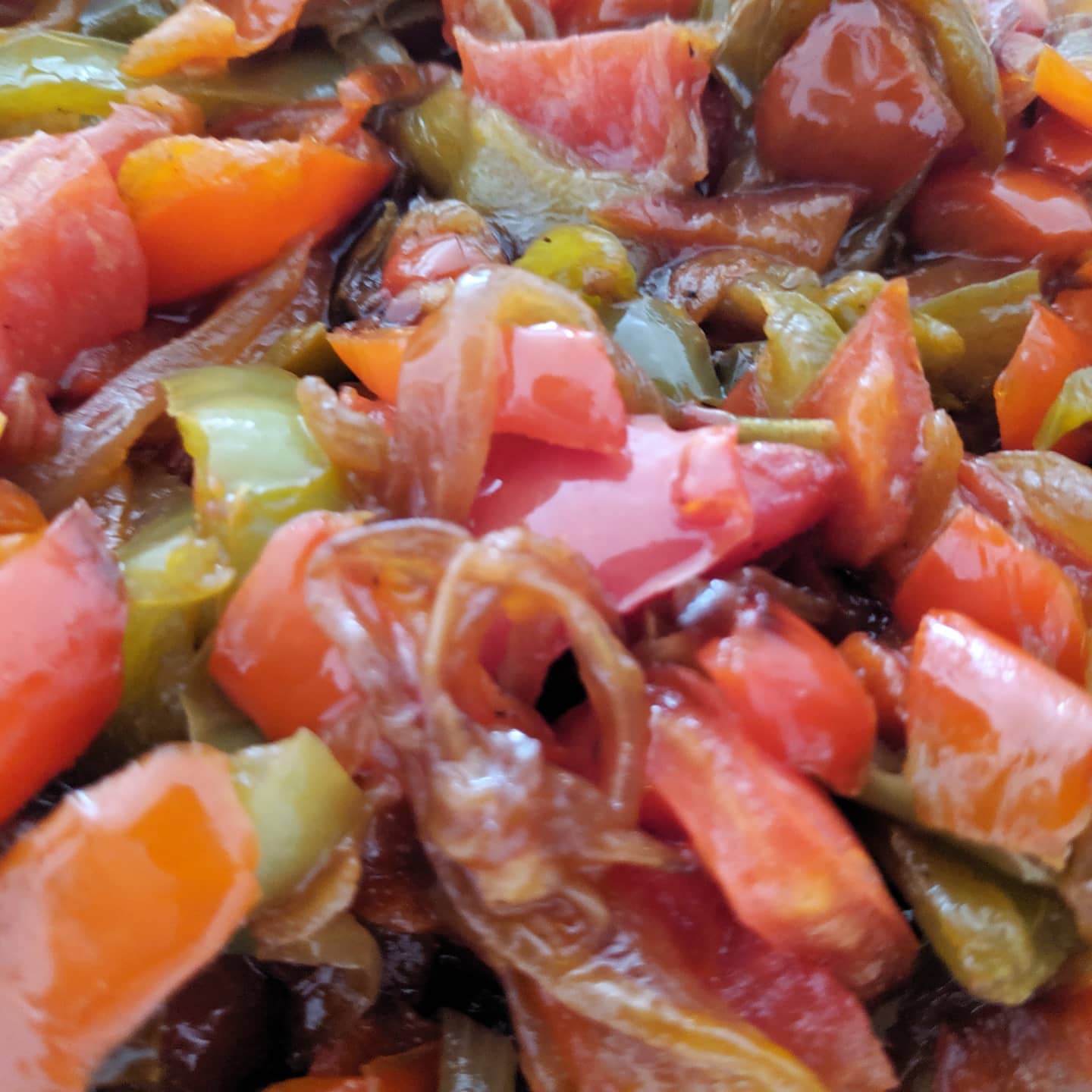 Arepas fusion rellenas de samfaina y botifarra de bolets