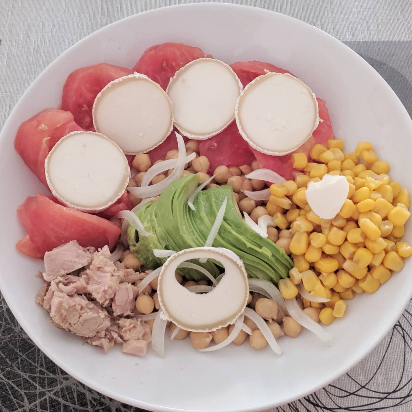 Buddha bowl de garbanzos con atún
