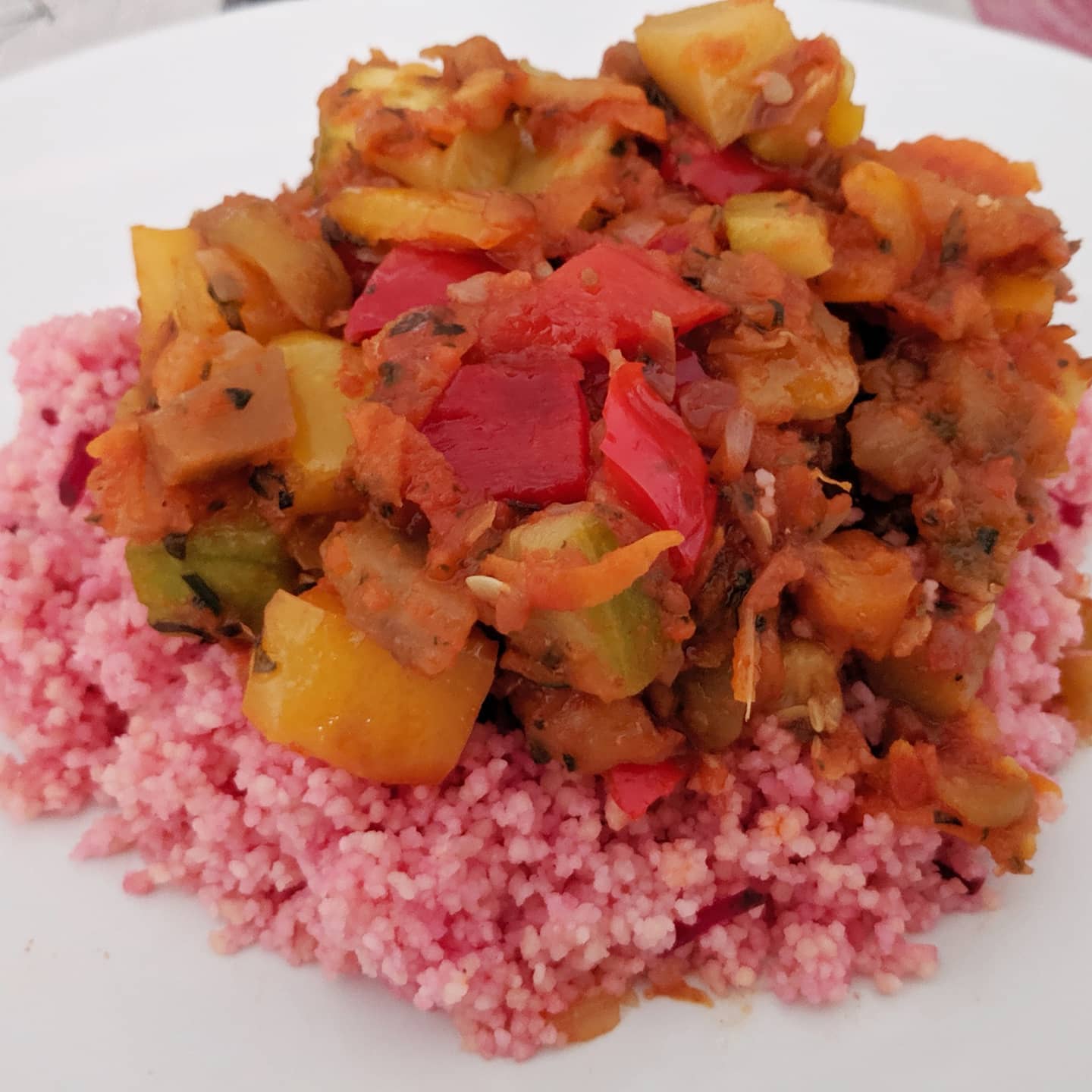 Cous-cous rosa con verduras estilo samfaina