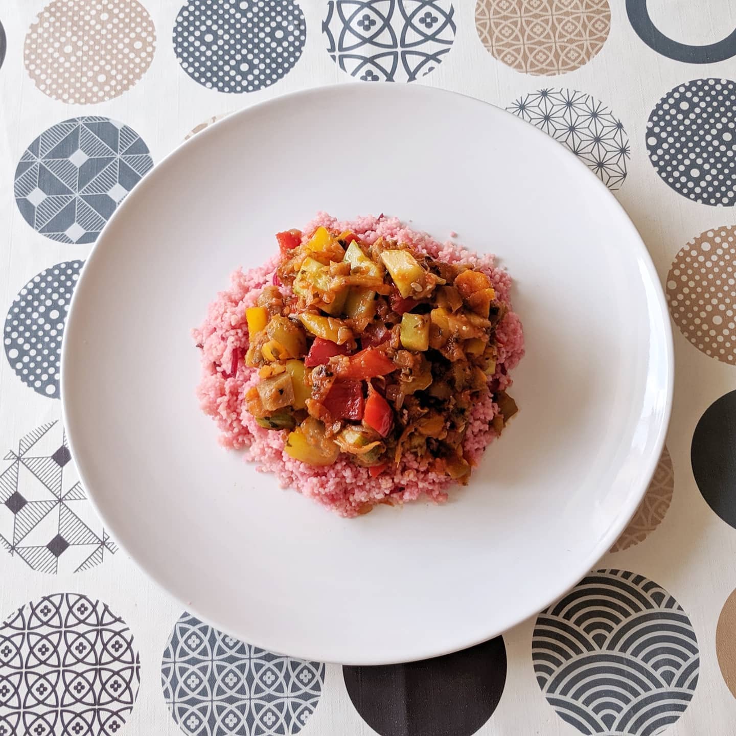 Cous-cous rosa con verduras estilo samfaina
