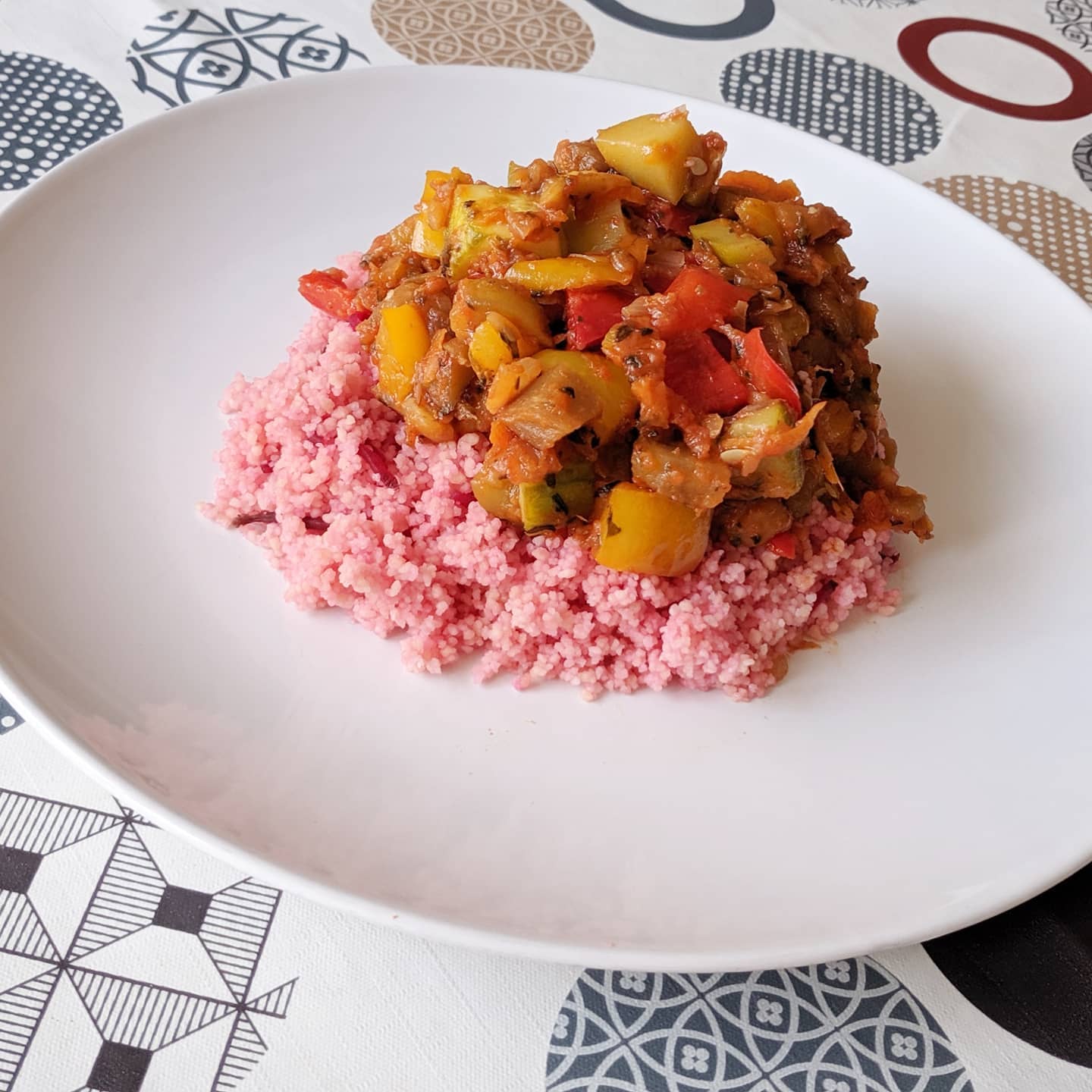 Cous-cous rosa con verduras estilo samfaina