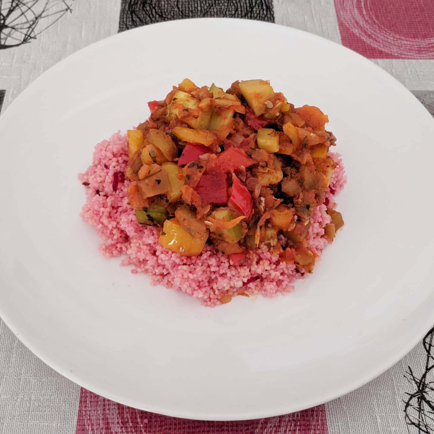 Cous-cous rosa con verduras estilo samfaina
