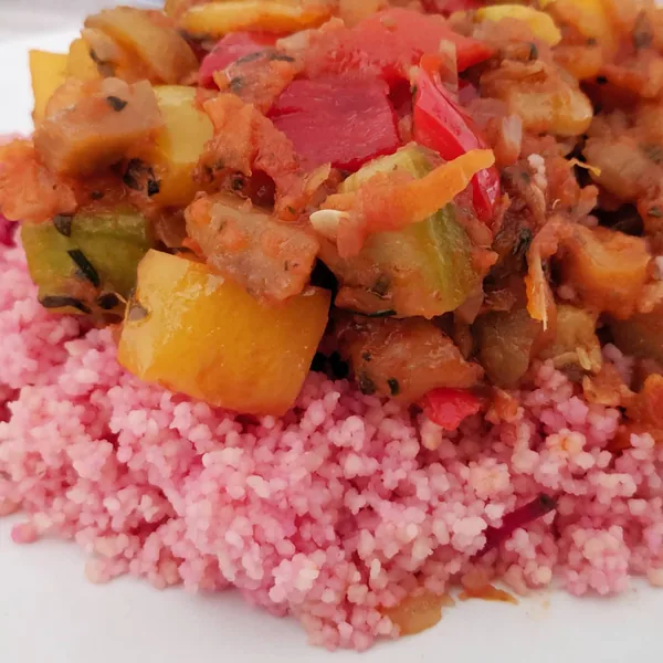 Cous-cous rosa con verduras estilo samfaina