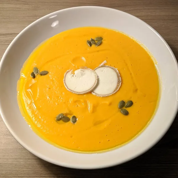 Crema de calabaza con queso de cabra