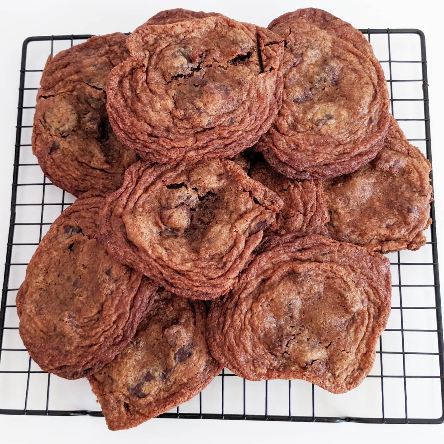Crispy chewy chocolate chunck cookies