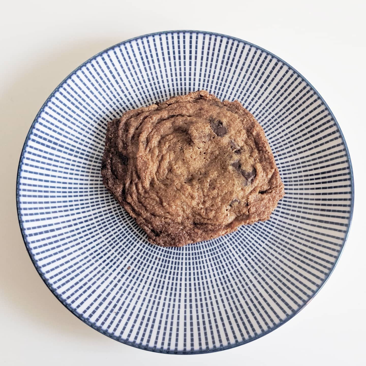 Crispy chewy chocolate chunck cookies