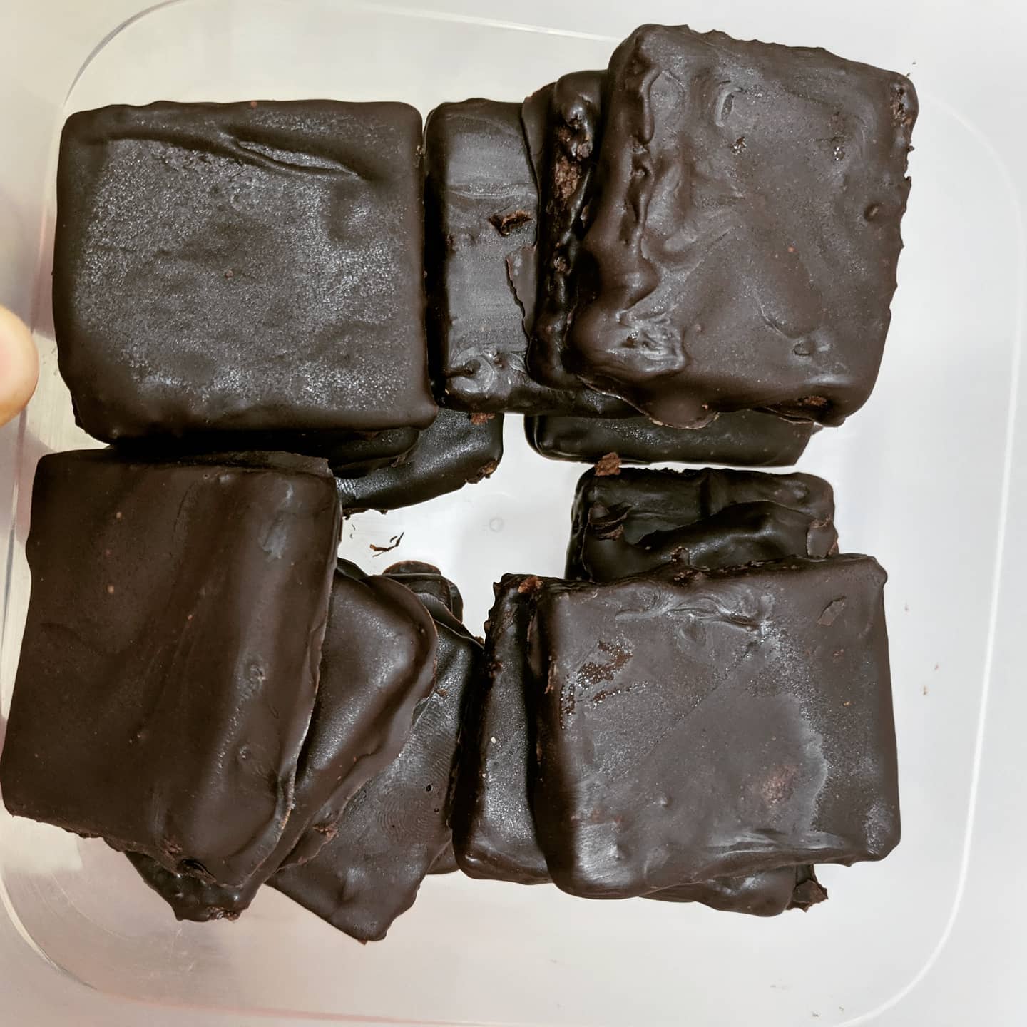 Delicias de frutos secos y chocolate