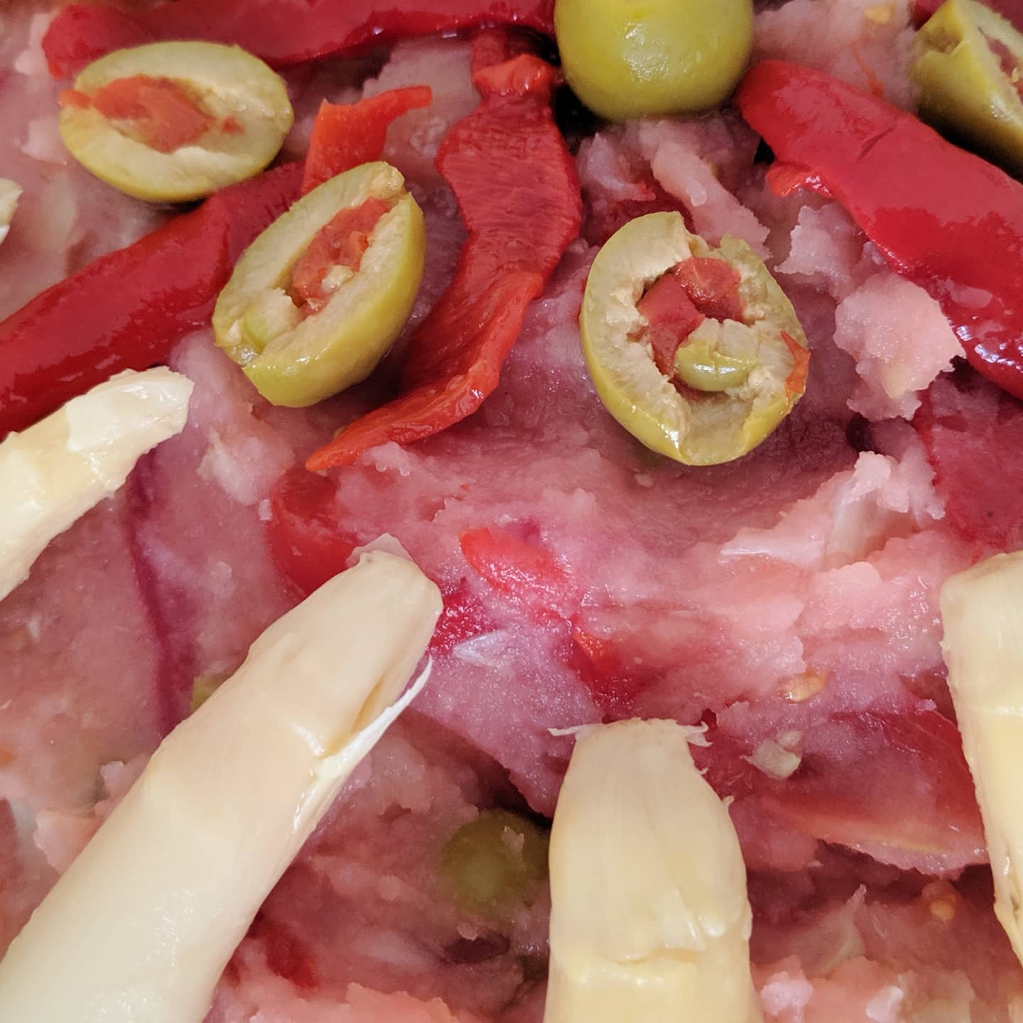 Ensalada de patata y mayonesa vegana.