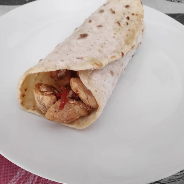 Fajitas de pollo con tortillas casera