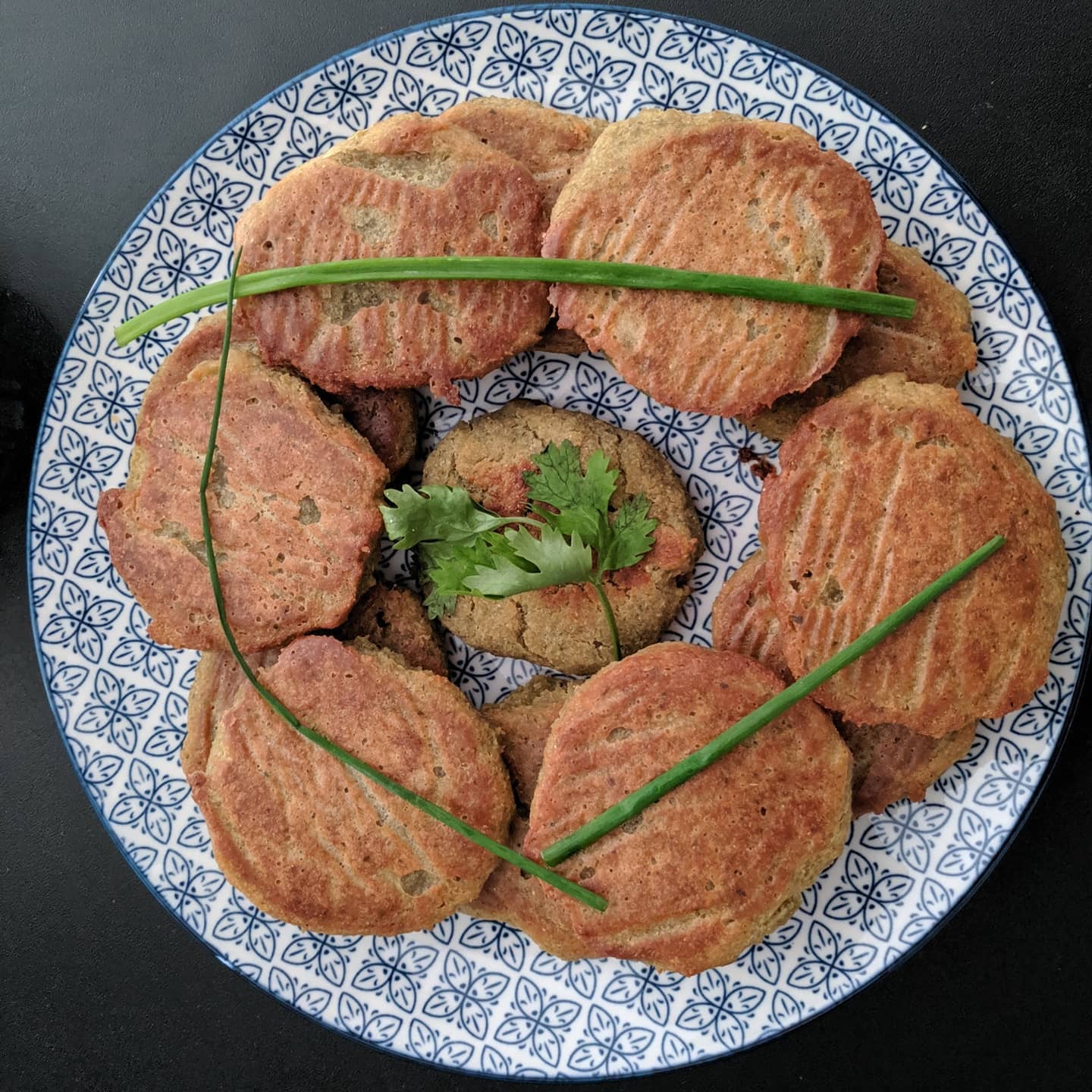 Falafel al horno con pan tipo pita sin gluten y salsa de menta