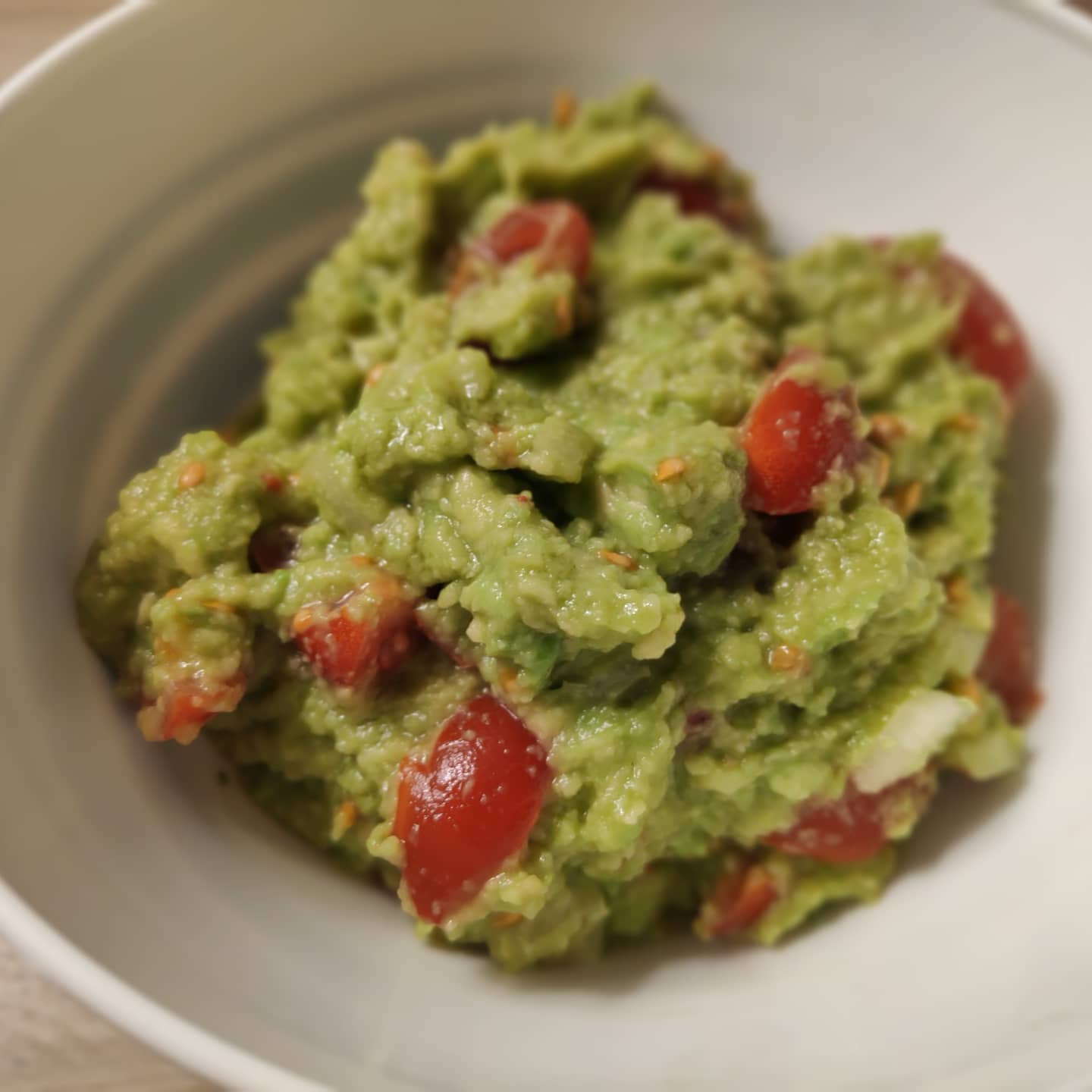 Guacamole con cherrys