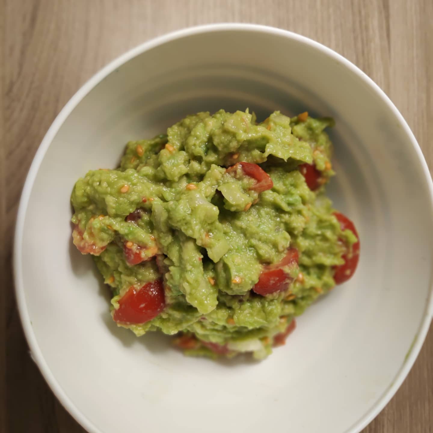 Guacamole con cherrys