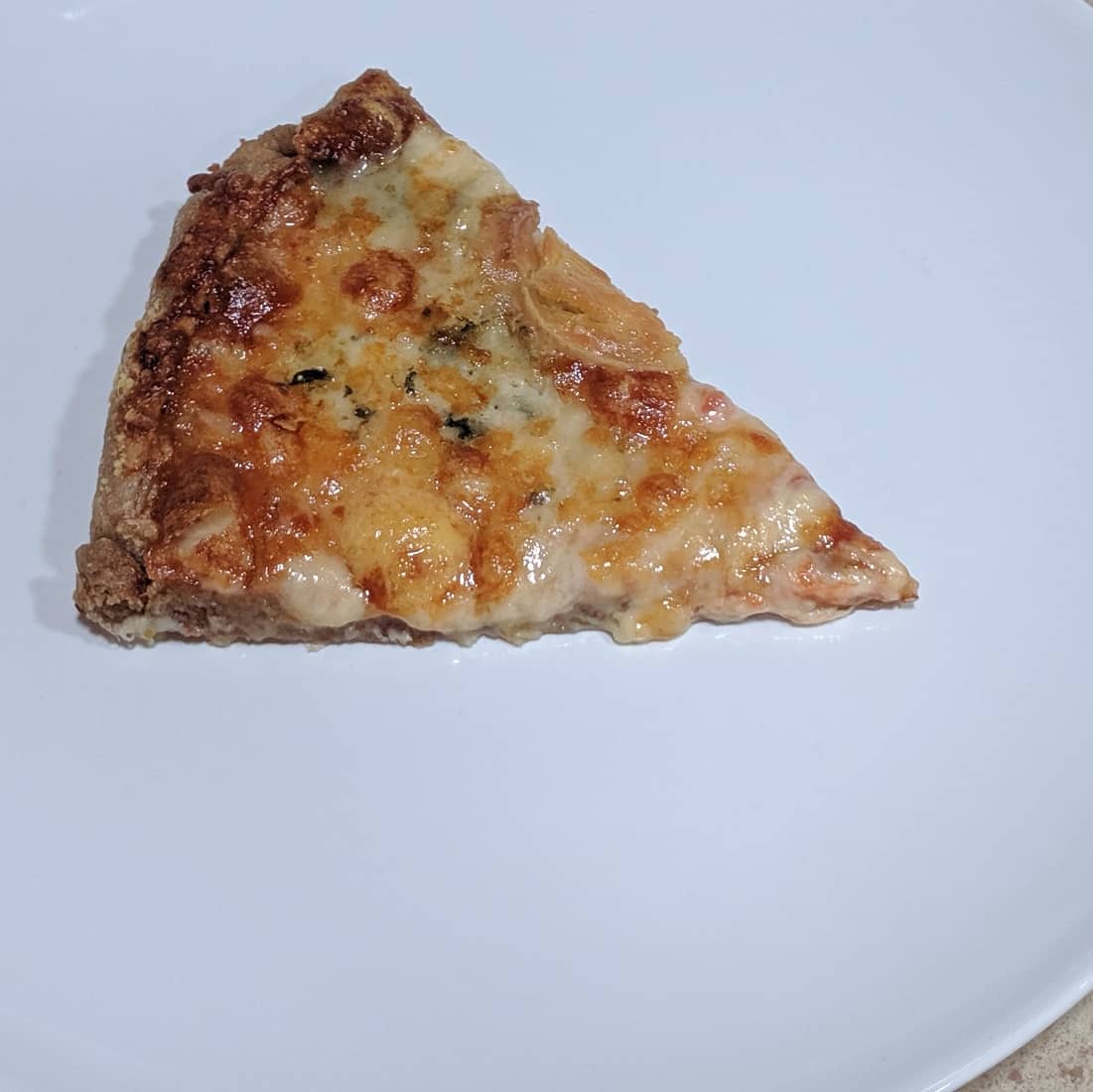 Pizza 5 quesos con masa de 3 harinas