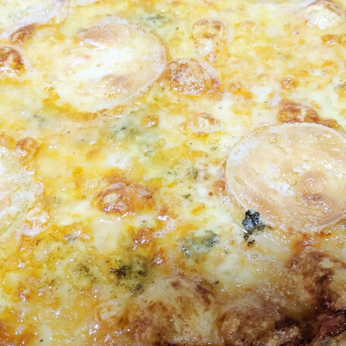 Pizza 5 quesos con masa de 3 harinas