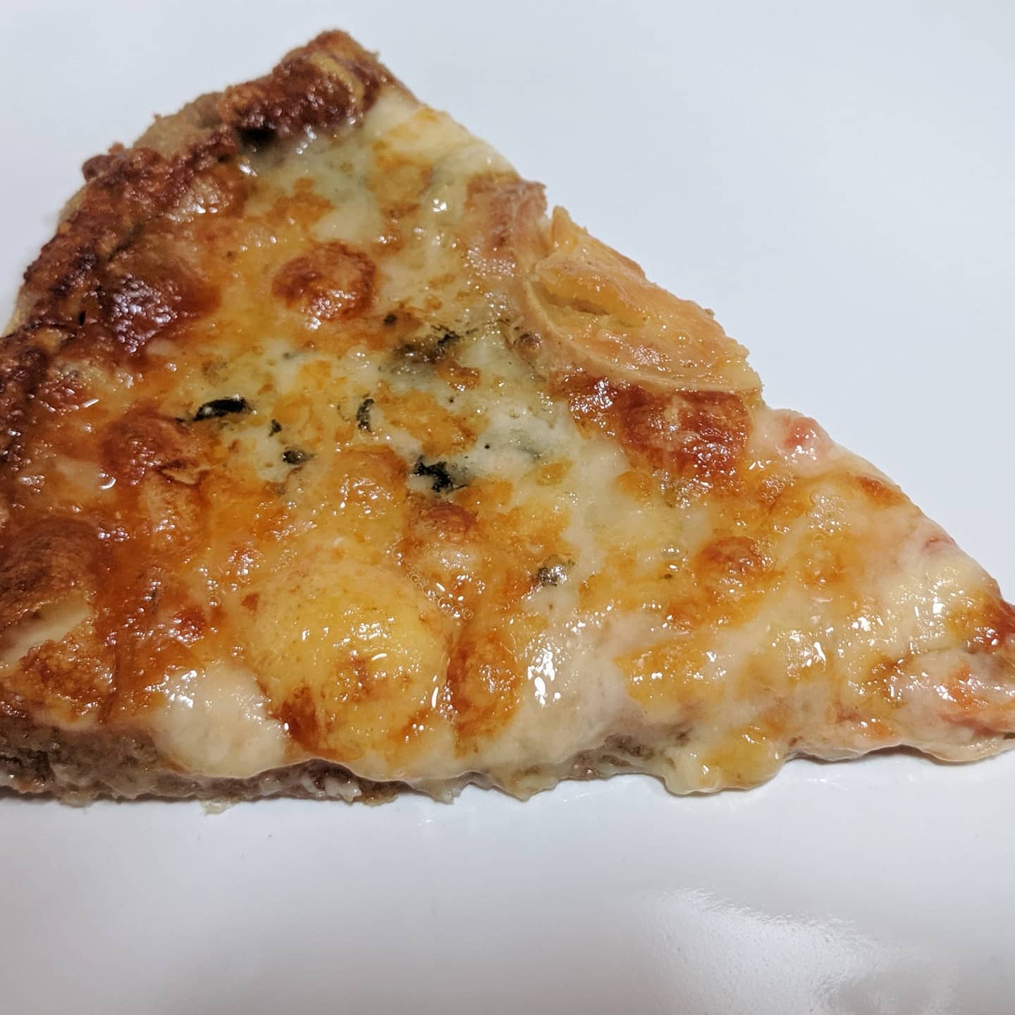 Pizza 5 quesos con masa de 3 harinas