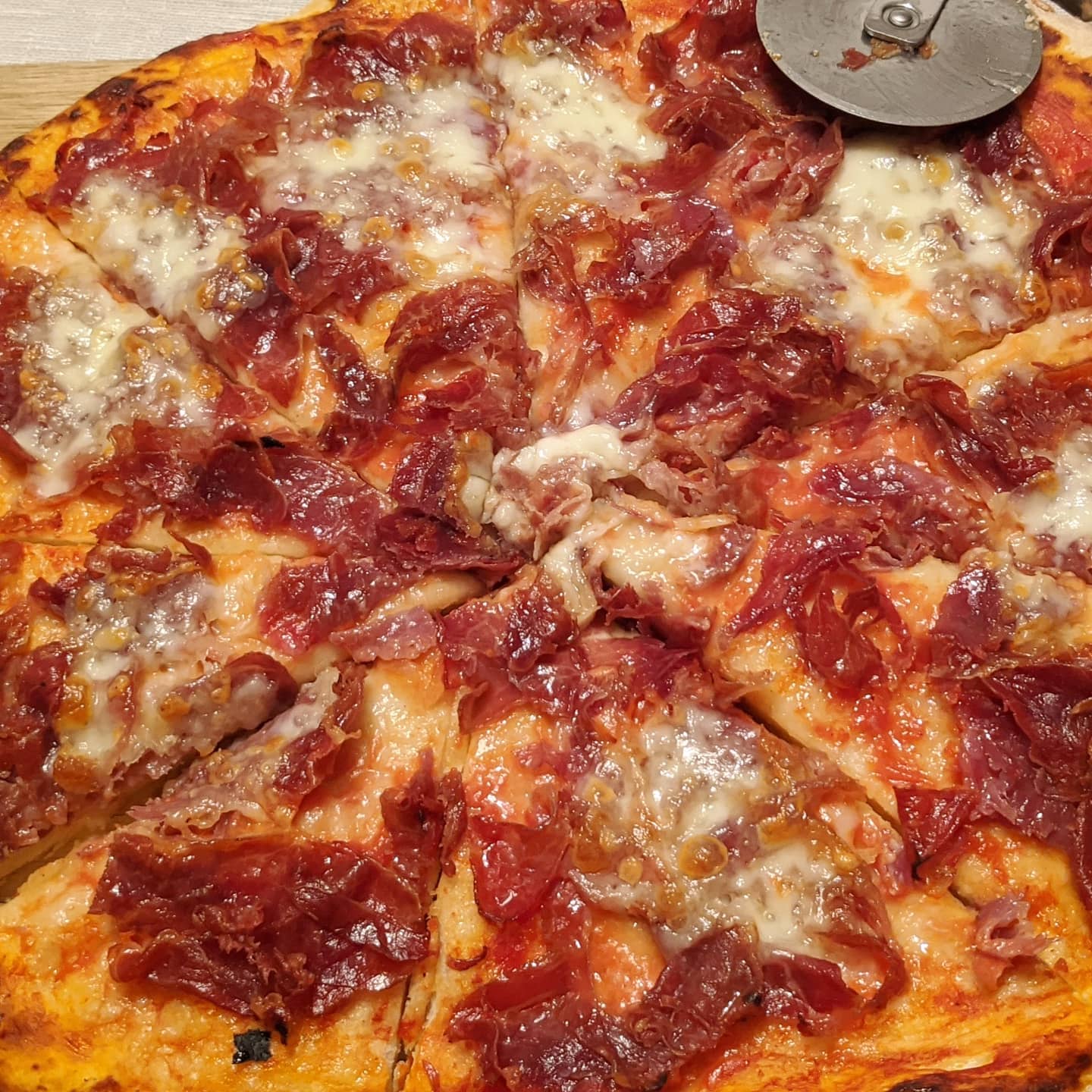 Pizza ibérica gourmet