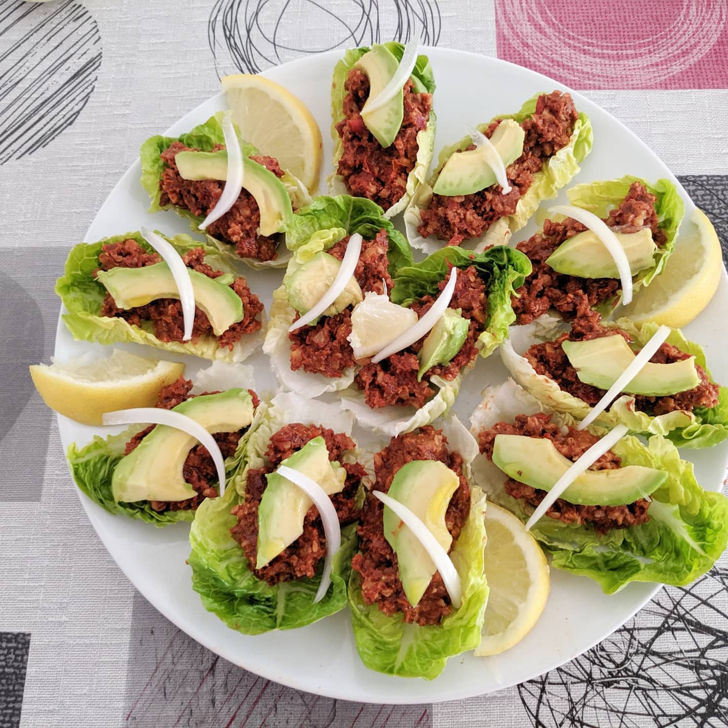 Raw Vegan walnut taco (no-)meat