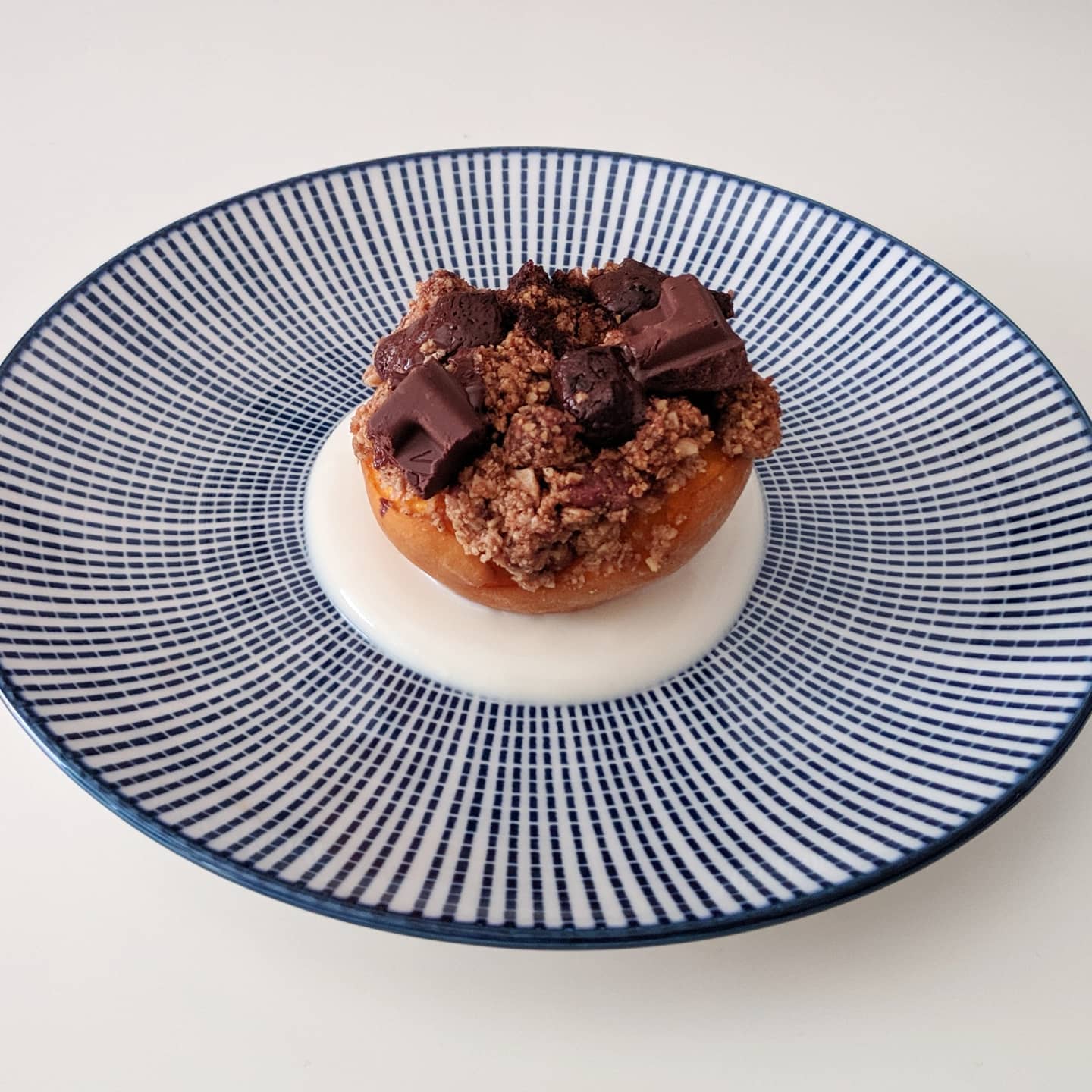 Streusel topped baked peaches