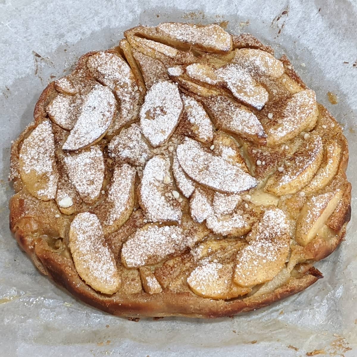 Tarta de manzana jugosa con canela
