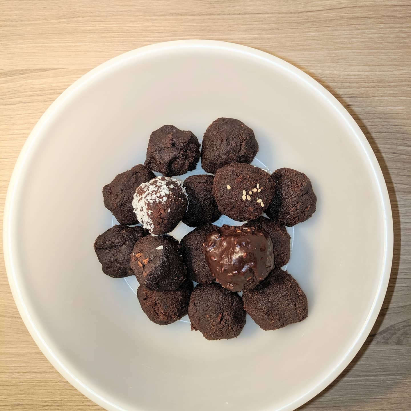 Vegan brownie truffles