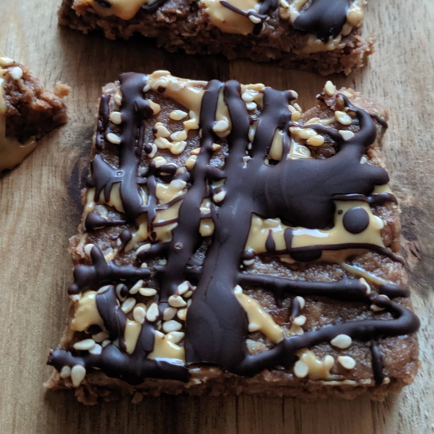 Vegan tahini energy bars