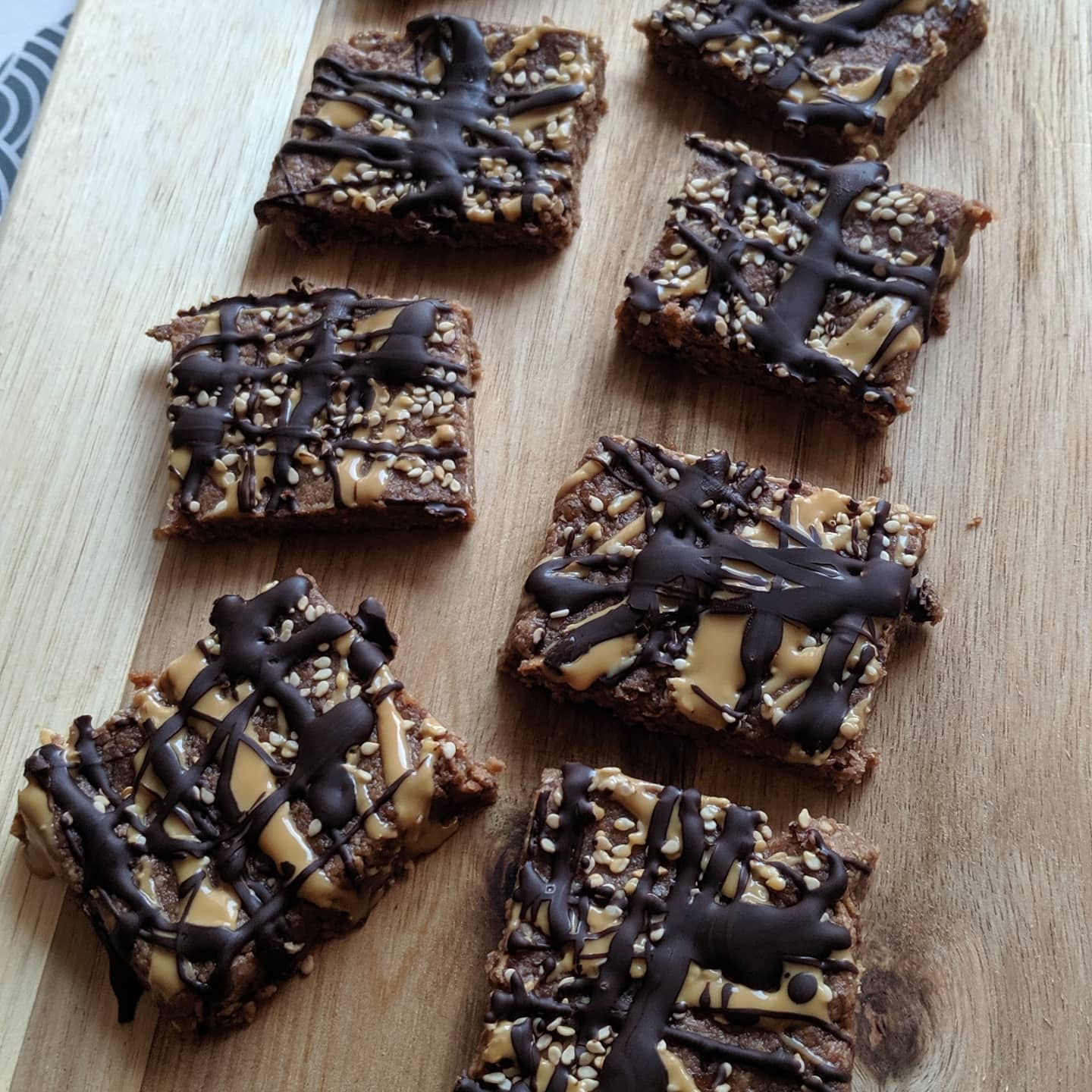 Vegan tahini energy bars